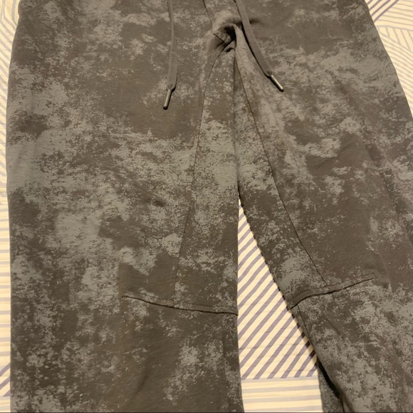 Lululemon City Sweat Jogger - Picture 5 of 11